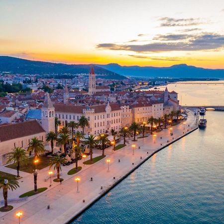 Island Resort Mihaela - Happy Rentals Trogir Dış mekan fotoğraf