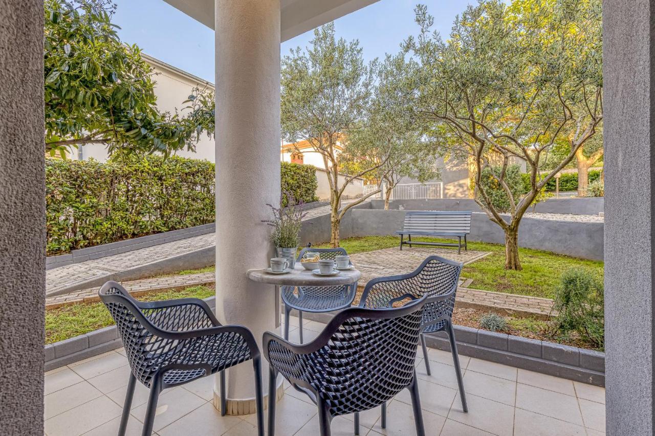 Island Resort Mihaela - Happy Rentals Trogir Dış mekan fotoğraf