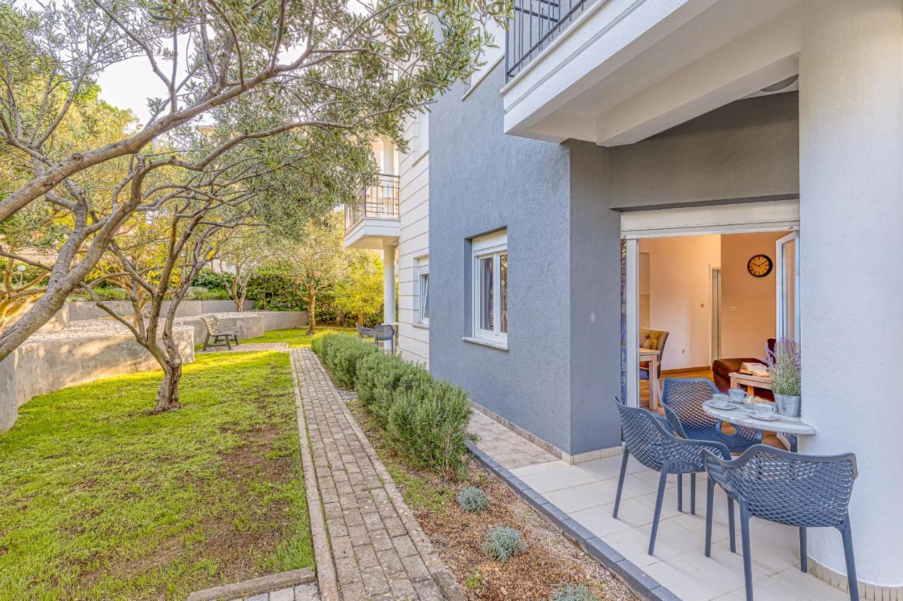 Island Resort Mihaela - Happy Rentals Trogir Dış mekan fotoğraf