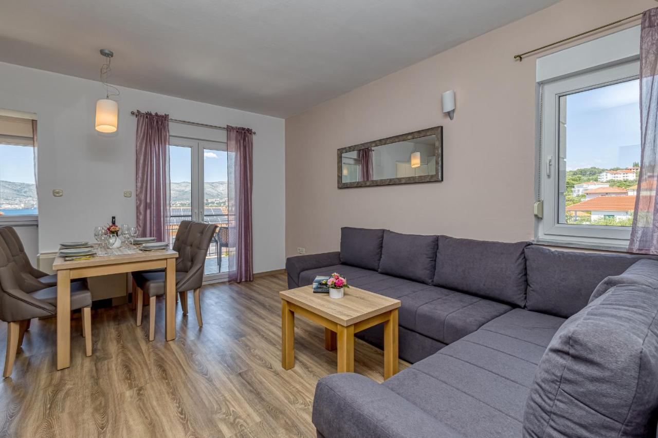 Island Resort Mihaela - Happy Rentals Trogir Dış mekan fotoğraf