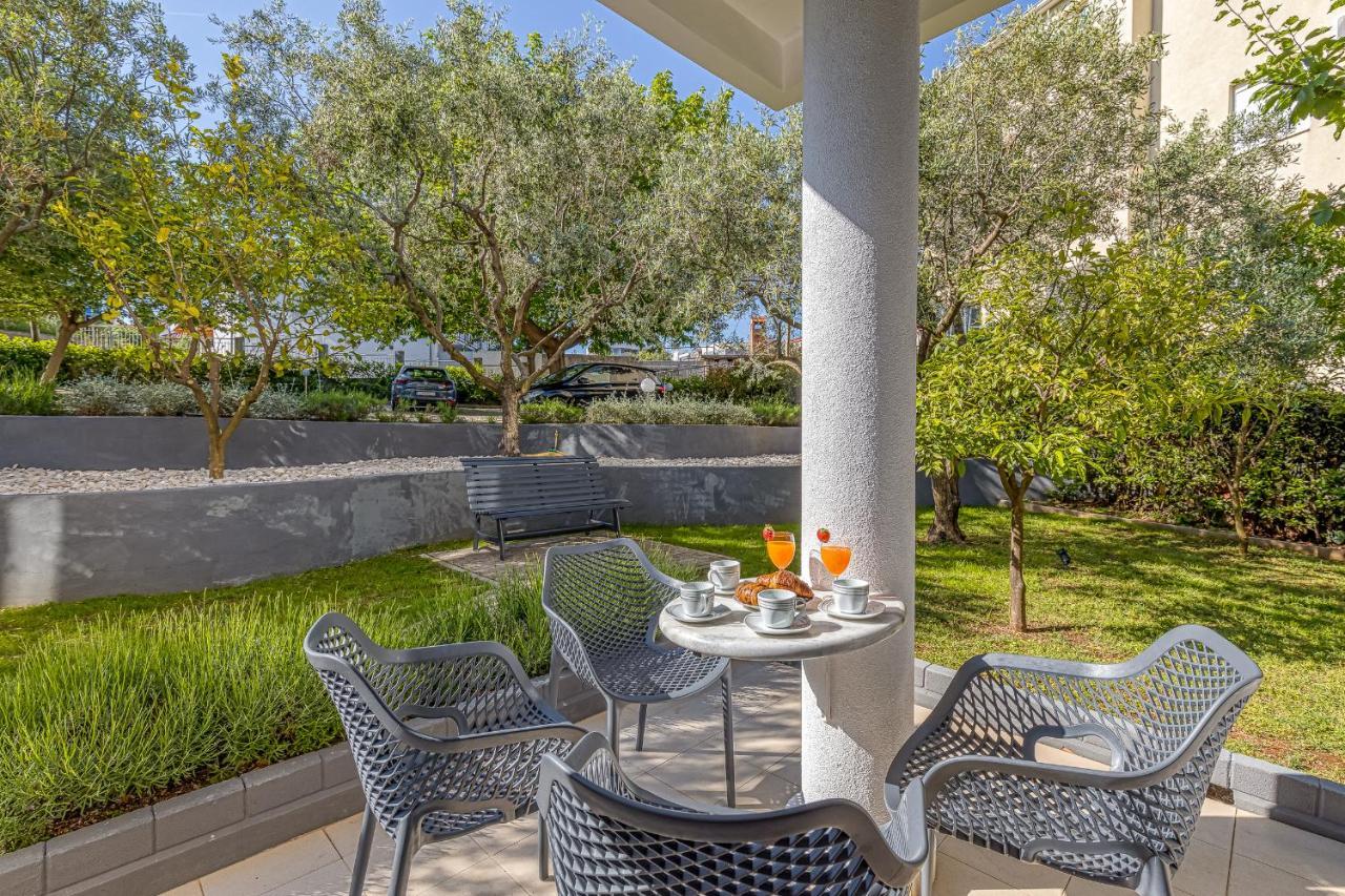 Island Resort Mihaela - Happy Rentals Trogir Dış mekan fotoğraf