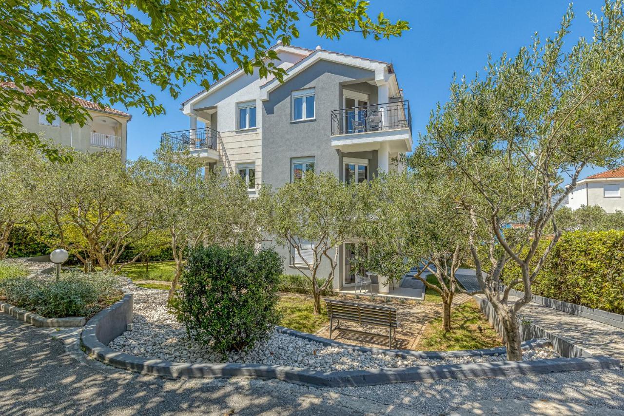 Island Resort Mihaela - Happy Rentals Trogir Dış mekan fotoğraf