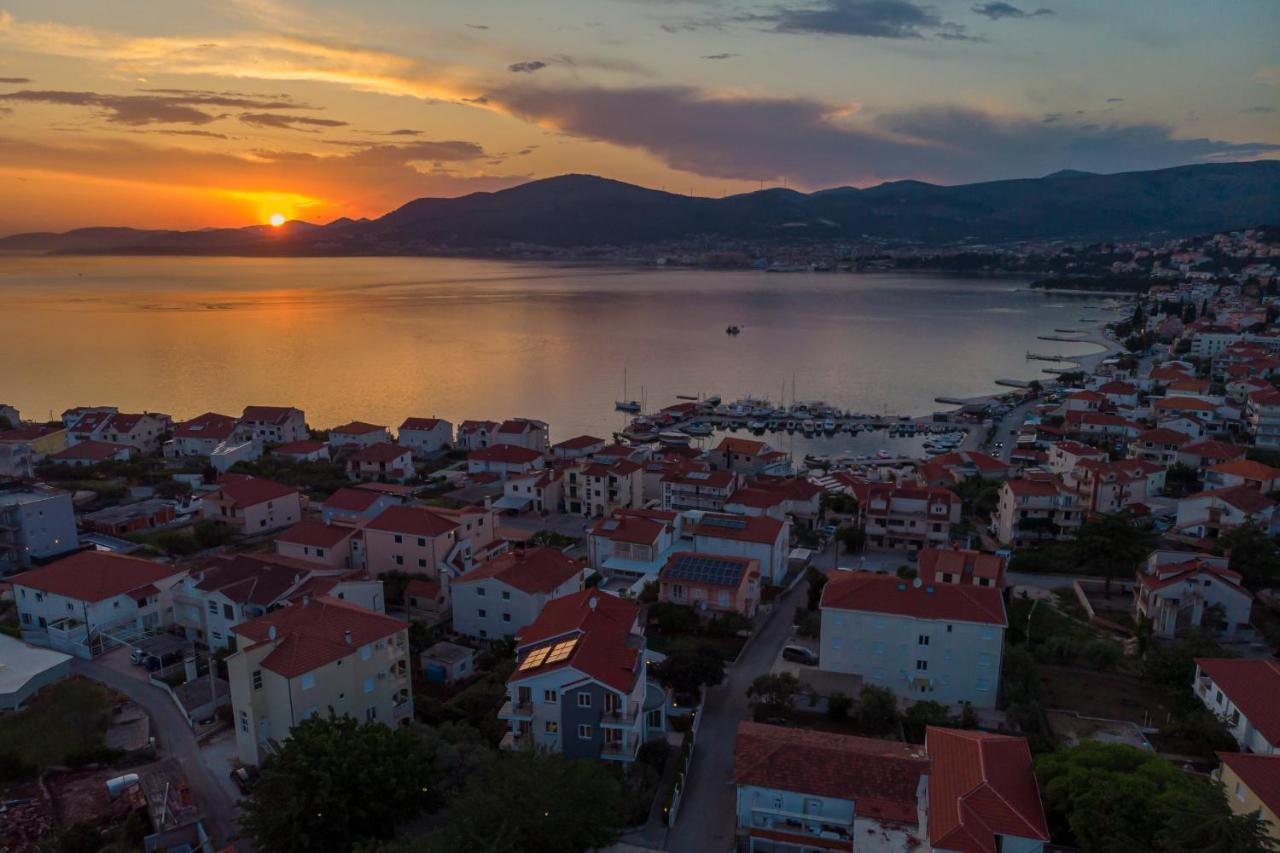 Island Resort Mihaela - Happy Rentals Trogir Dış mekan fotoğraf