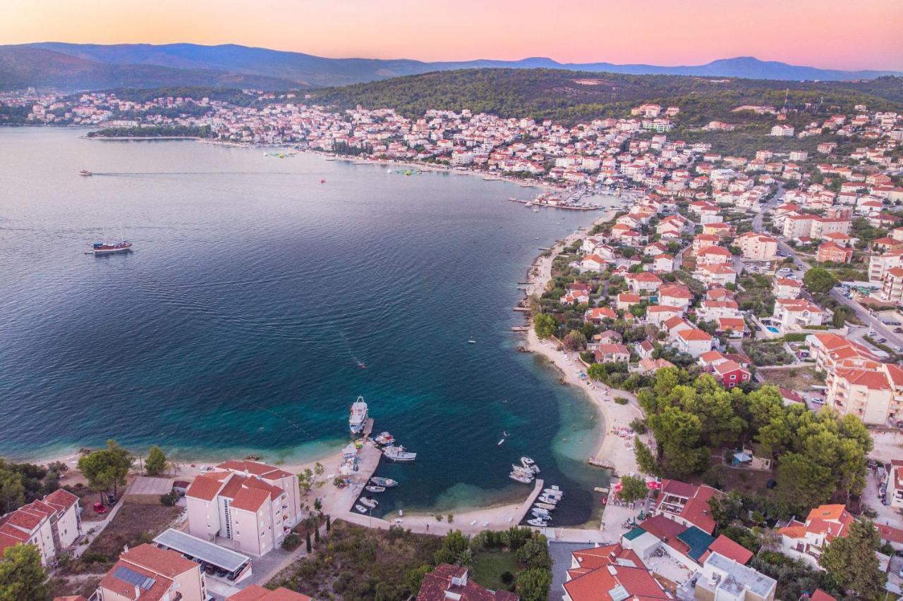 Island Resort Mihaela - Happy Rentals Trogir Dış mekan fotoğraf