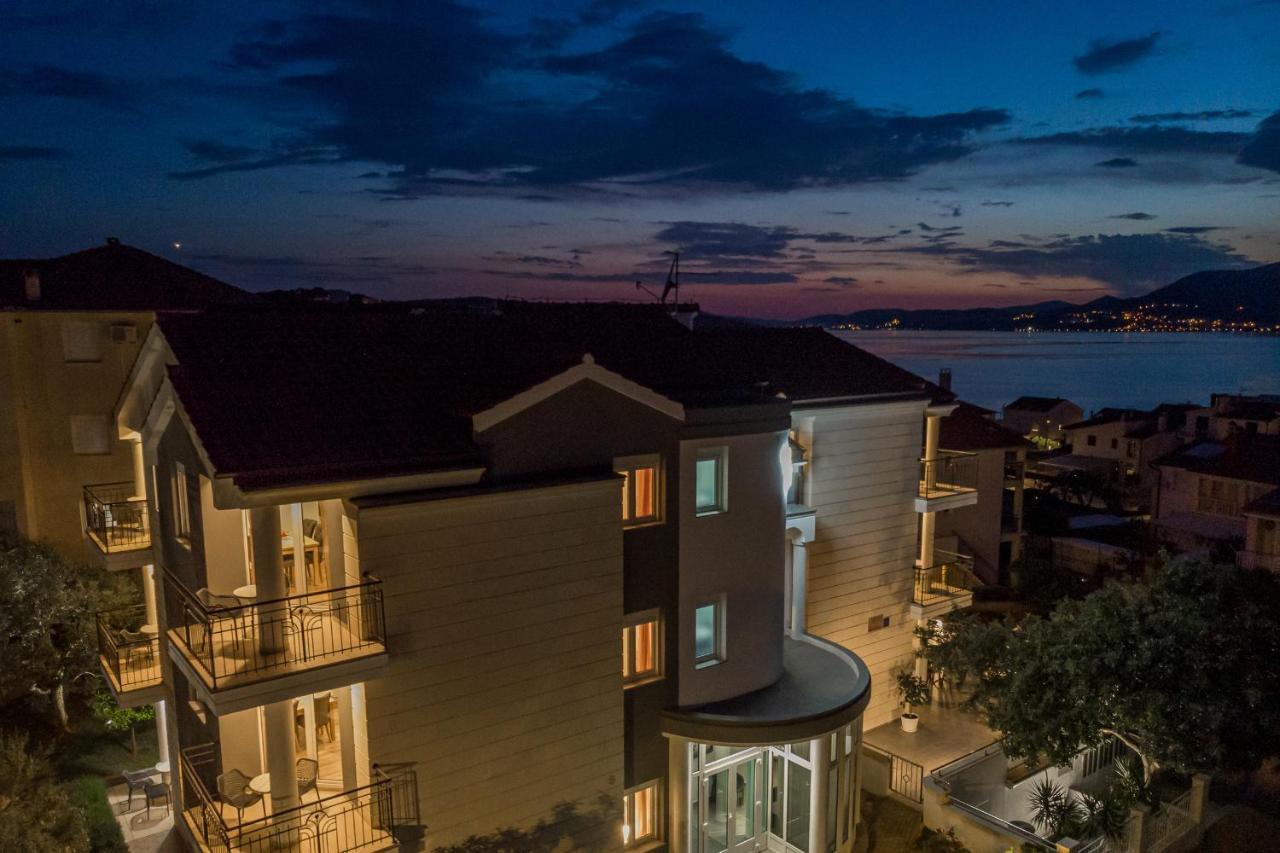 Island Resort Mihaela - Happy Rentals Trogir Dış mekan fotoğraf