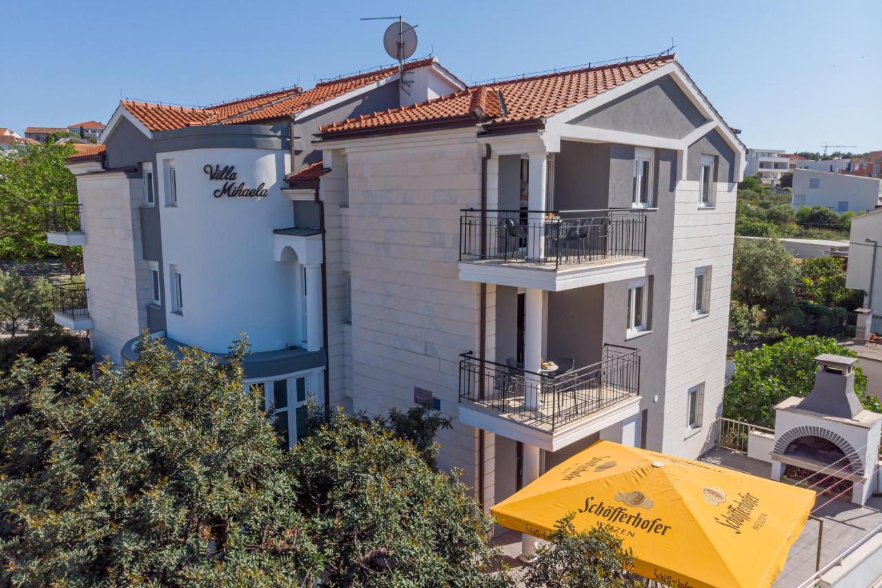Island Resort Mihaela - Happy Rentals Trogir Dış mekan fotoğraf