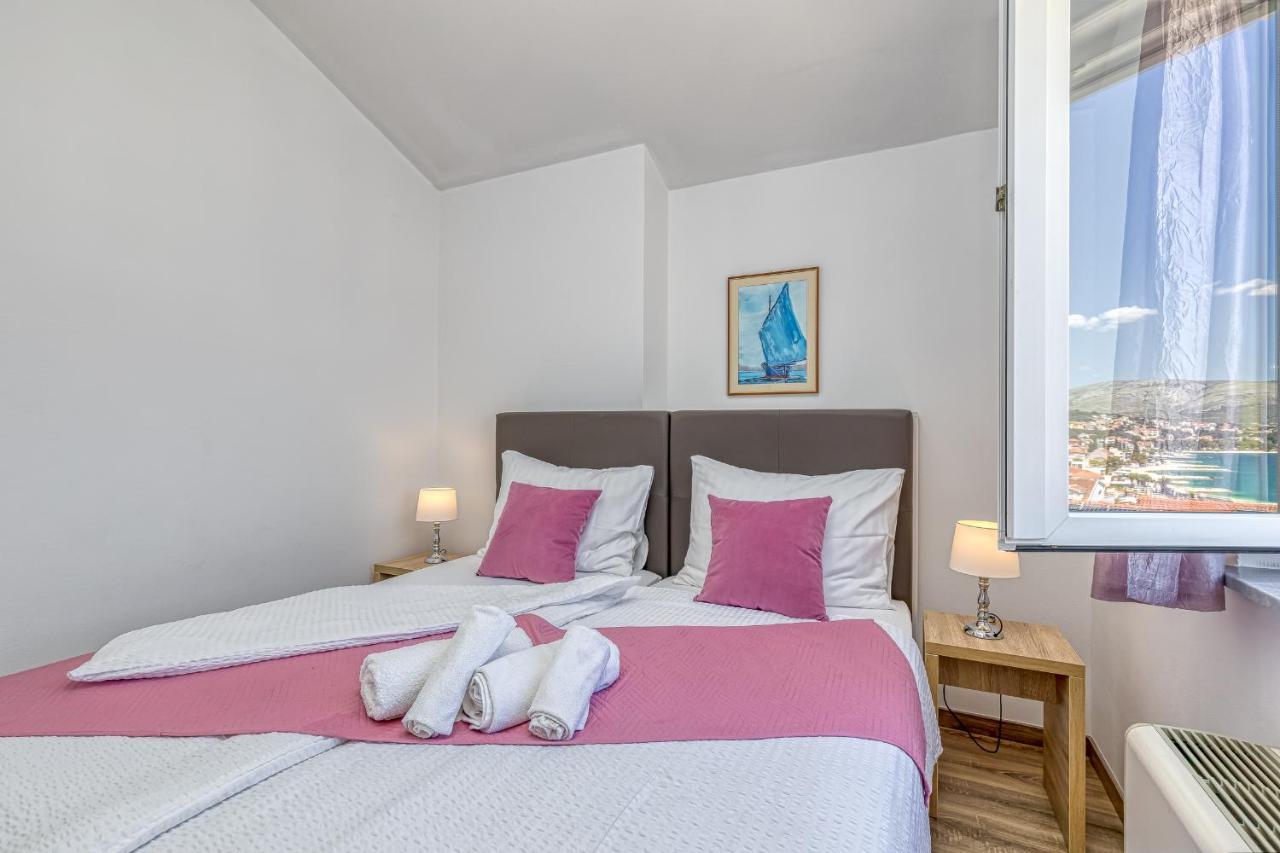 Island Resort Mihaela - Happy Rentals Trogir Dış mekan fotoğraf