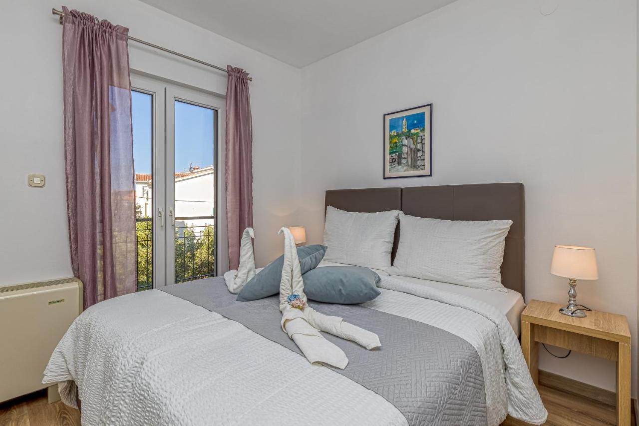 Island Resort Mihaela - Happy Rentals Trogir Dış mekan fotoğraf