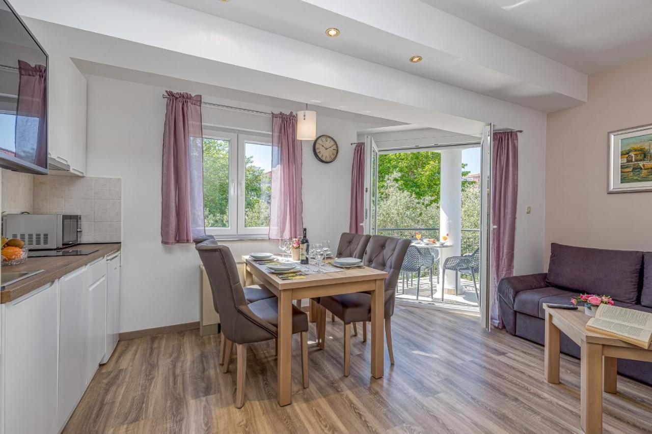 Island Resort Mihaela - Happy Rentals Trogir Dış mekan fotoğraf