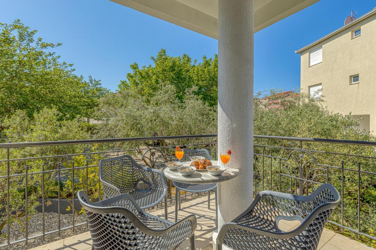 Island Resort Mihaela - Happy Rentals Trogir Dış mekan fotoğraf