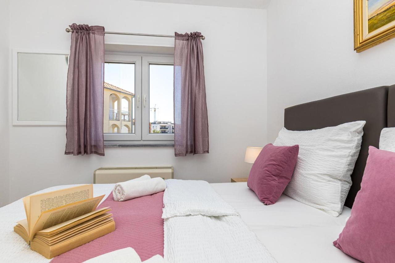 Island Resort Mihaela - Happy Rentals Trogir Dış mekan fotoğraf