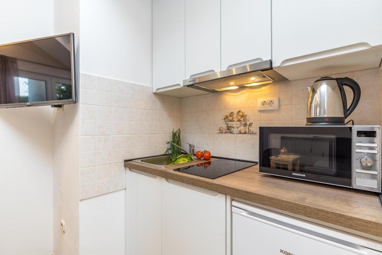 Island Resort Mihaela - Happy Rentals Trogir Dış mekan fotoğraf