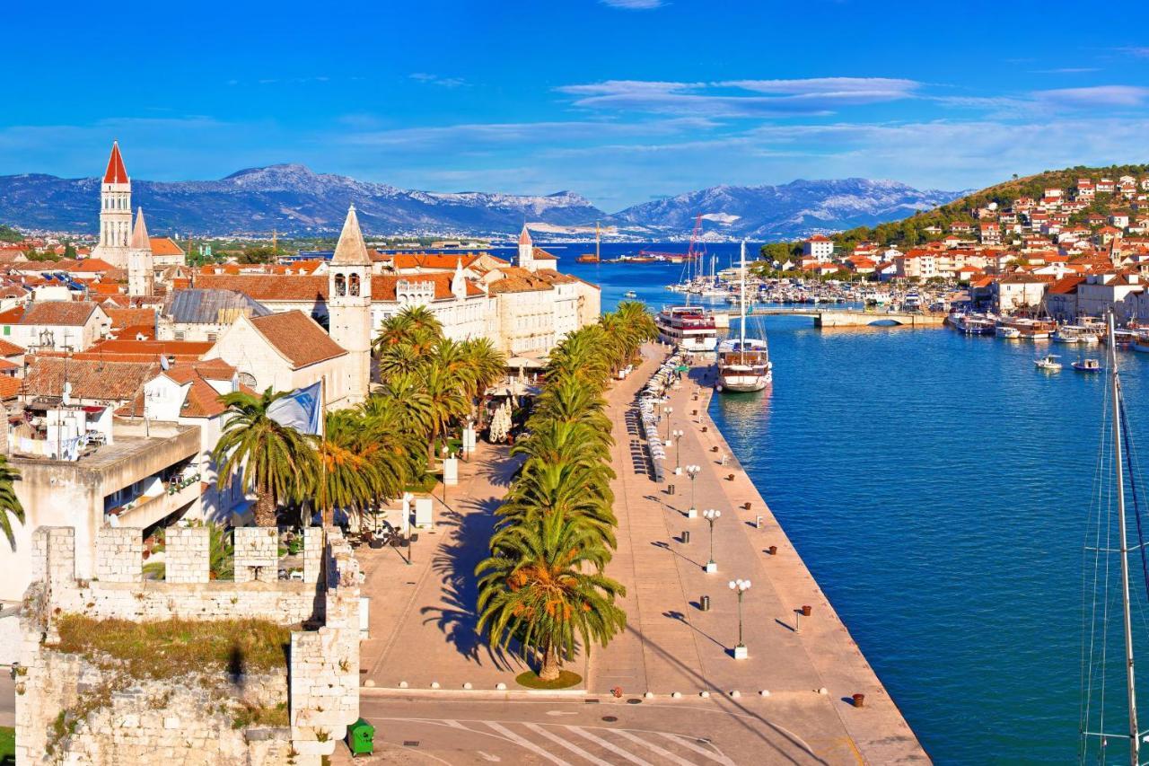 Island Resort Mihaela - Happy Rentals Trogir Dış mekan fotoğraf