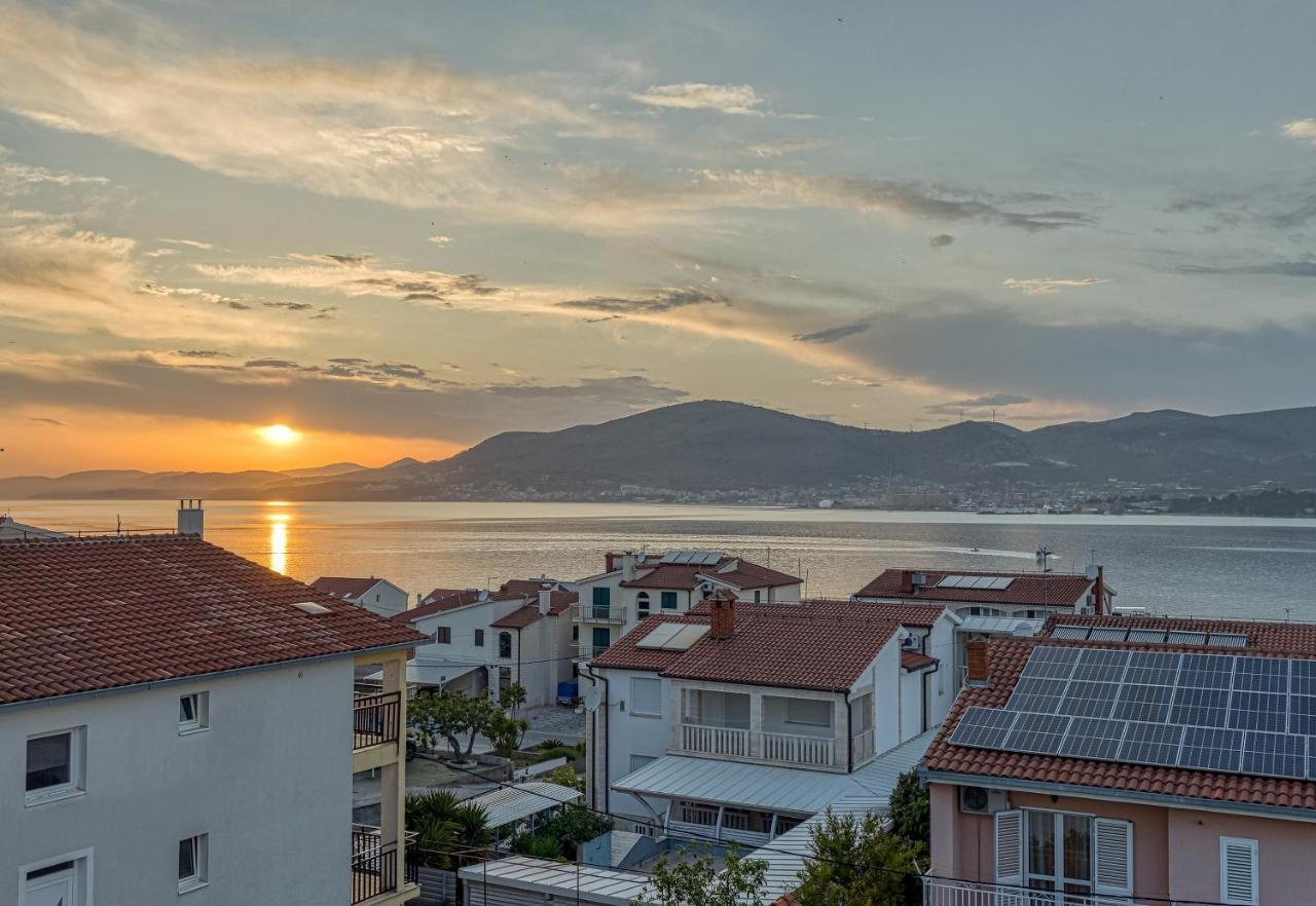 Island Resort Mihaela - Happy Rentals Trogir Dış mekan fotoğraf