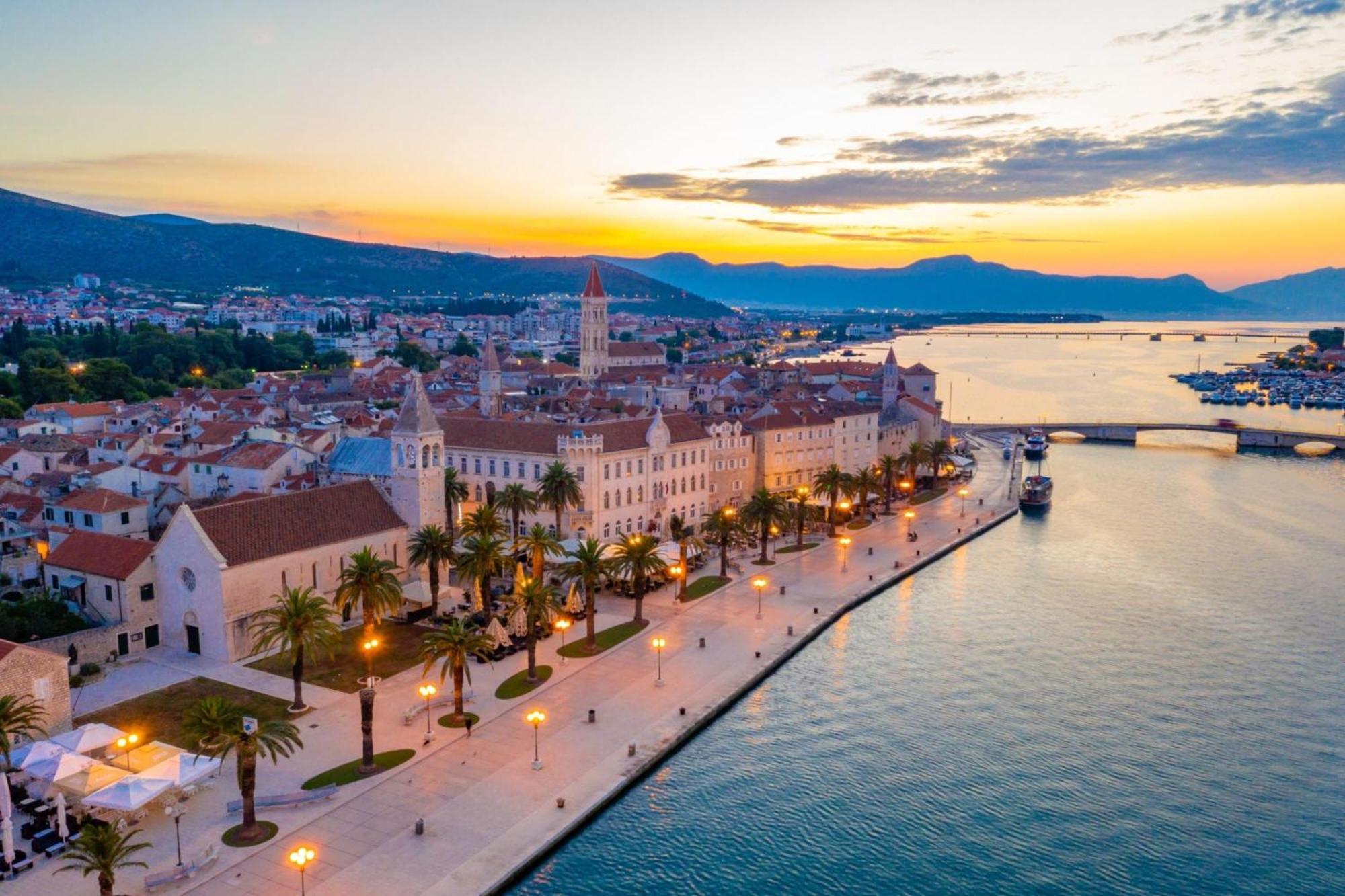 Island Resort Mihaela - Happy Rentals Trogir Dış mekan fotoğraf